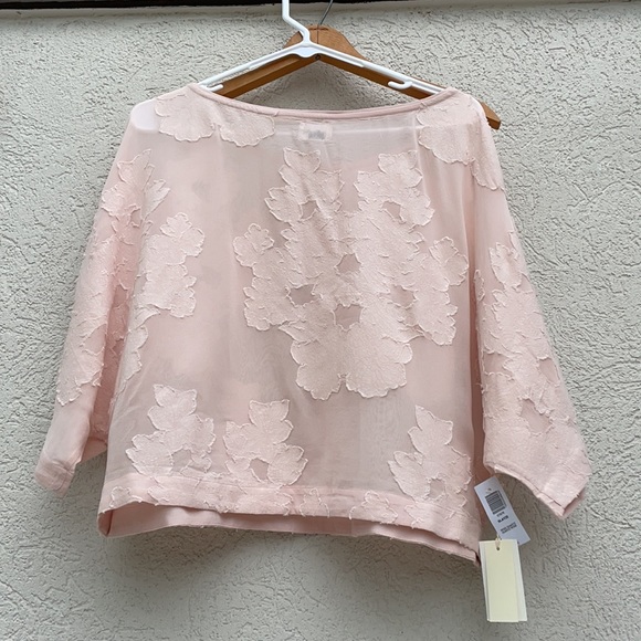Aritzia Wilfred Pink Oversized Blayze Top floral - Picture 2 of 14